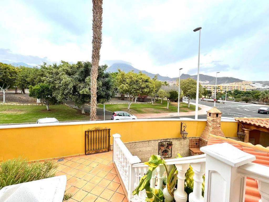Duque Nest Hostel Costa Adeje  ภายนอก รูปภาพ
