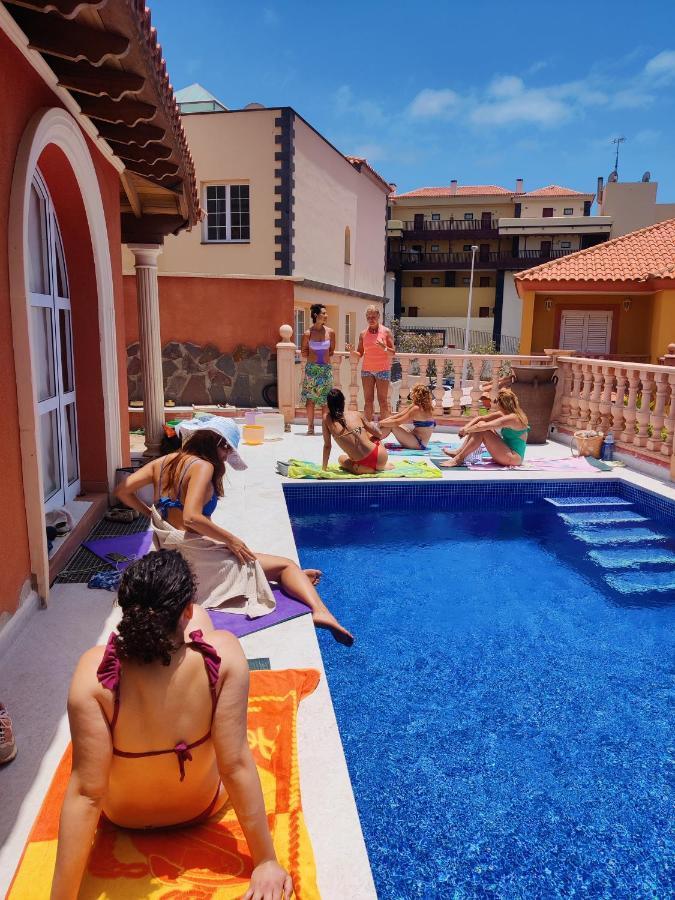 Duque Nest Hostel Costa Adeje  ภายนอก รูปภาพ