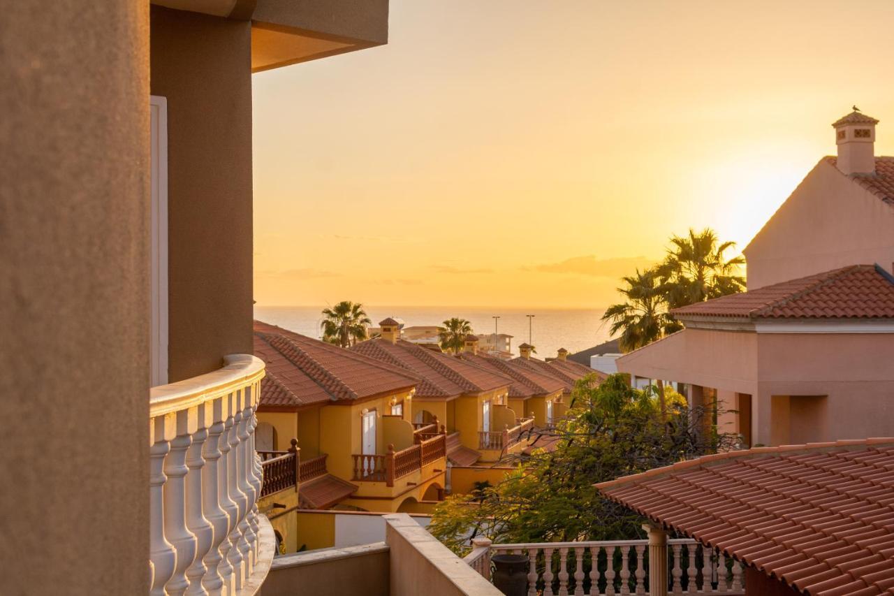 Duque Nest Hostel Costa Adeje  ภายนอก รูปภาพ