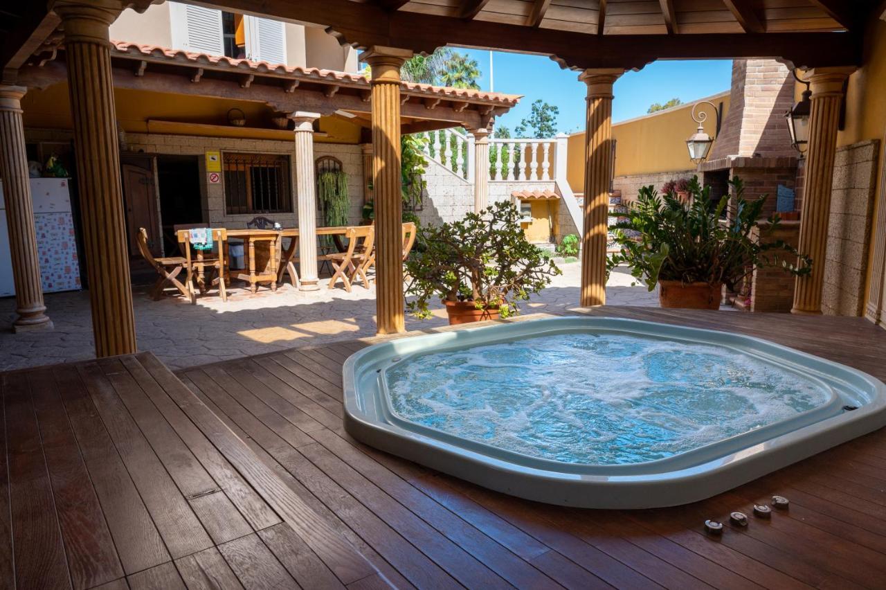 Duque Nest Hostel Costa Adeje  ภายนอก รูปภาพ