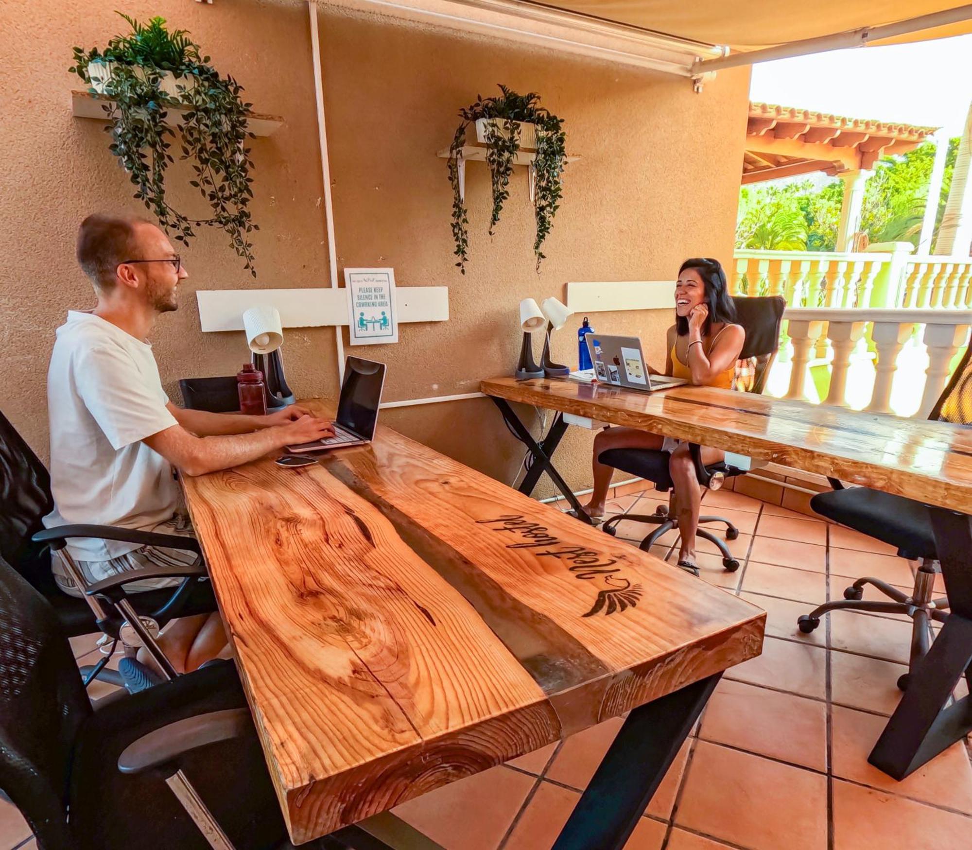 Duque Nest Hostel Costa Adeje  ภายนอก รูปภาพ