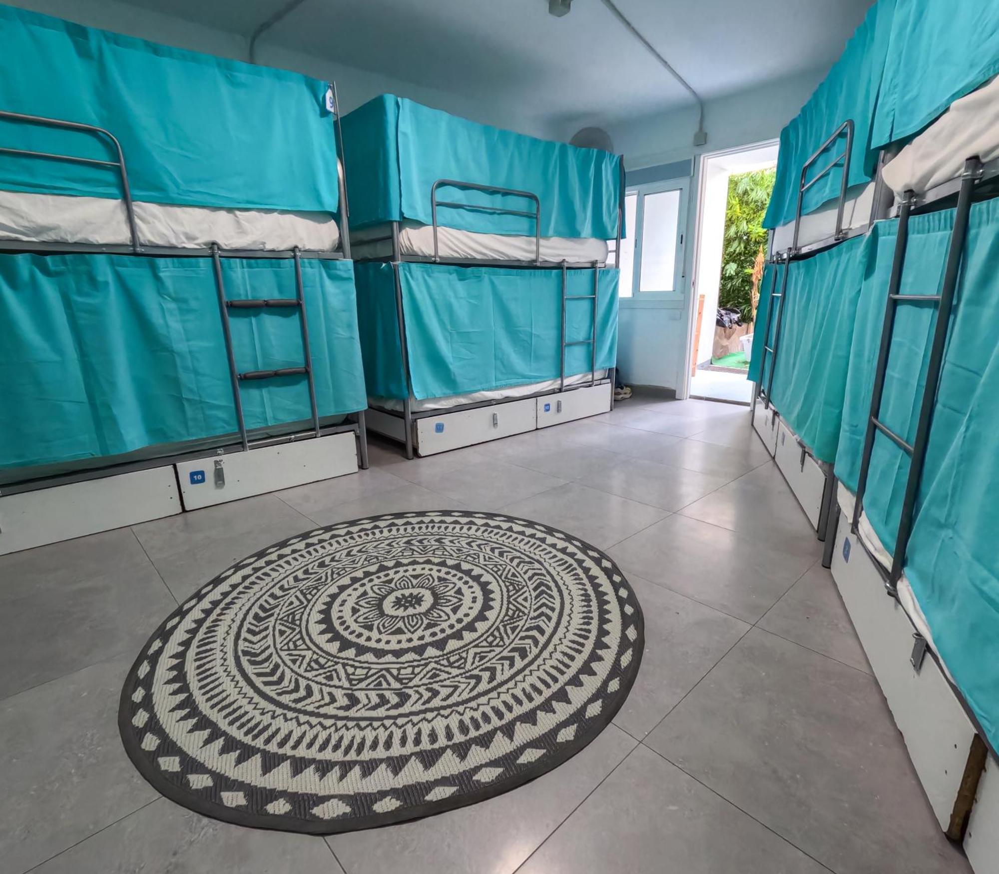 Duque Nest Hostel Costa Adeje  ภายนอก รูปภาพ